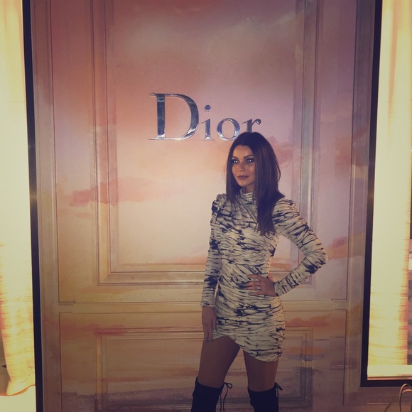 Meet your Posher, Jana - Picture 1 of 4